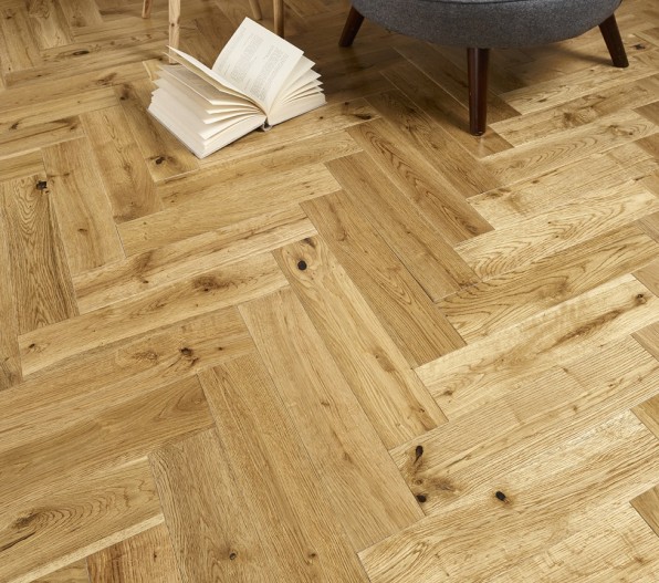 15mm x 90mm Lacquered Oak Herringbone